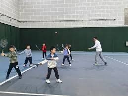 德扑位置：中小口袋对在早位的处理方式。（德州扑克早位中小口袋对子处理策略）