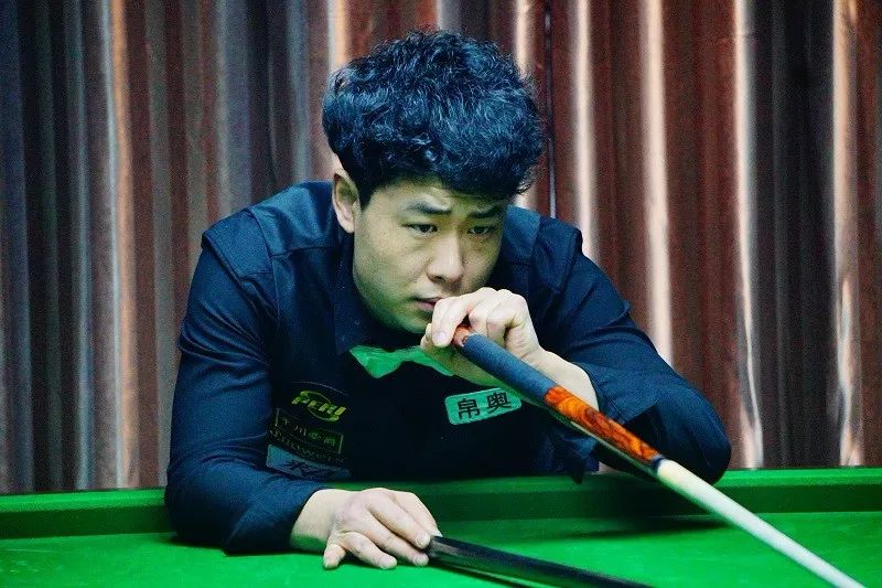 谓平分秋色 谓平分秋色